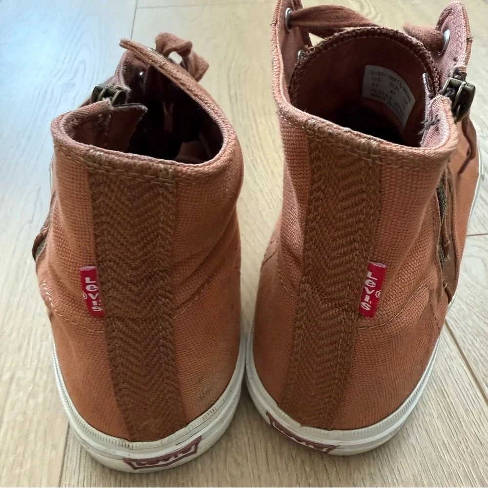 Levis levi high